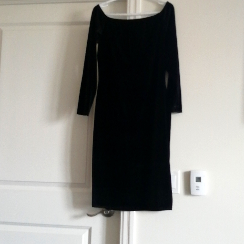 Plus Of The Shoulder Velvet Midi Dress.